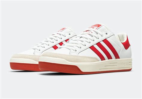 adidas sluis|Adidas 3 striped sneakers.